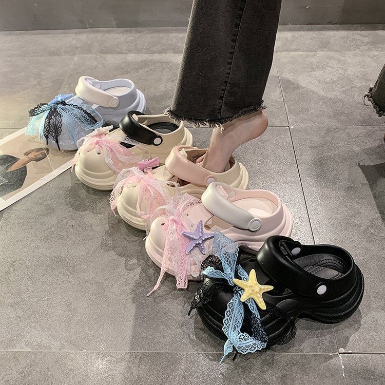 Platform slippers beach non-slip hole shoes women's 2025 new cute bow cartoon muffin bag head shoes women's