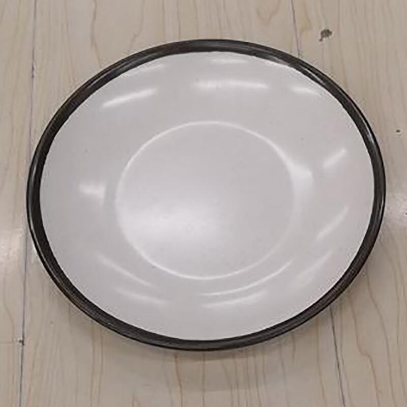 Двухцветная костяная тарелка с зубчатым краем