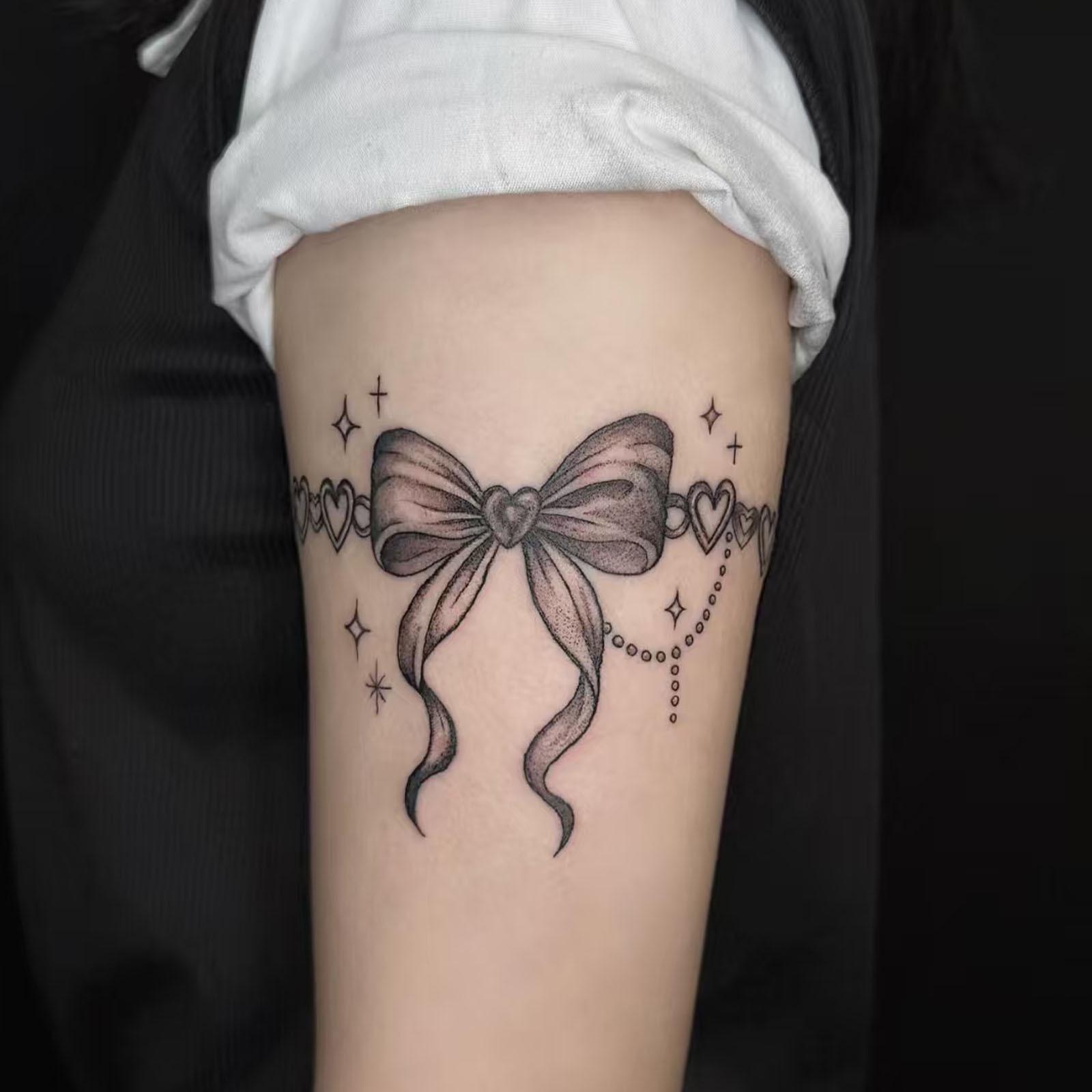Glow Makeup Unisex Love Chain Bow Tattoo Sticker, Waterproof And Long-Lasting, Sweet And Cool Wind, Girl Thigh Tattoo.