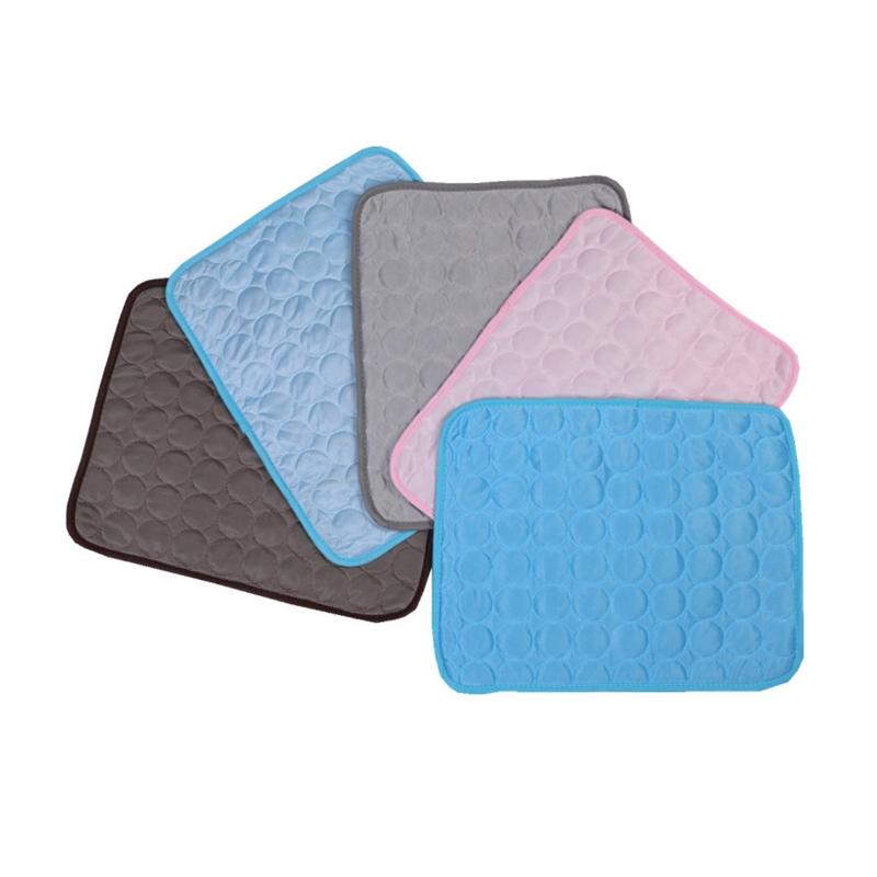 Cooling Mat for Dogs Pet Summer Sleeping Pads No Need to Freeze or Refrigerate Easy to Clean for Indoors Outdoors Use