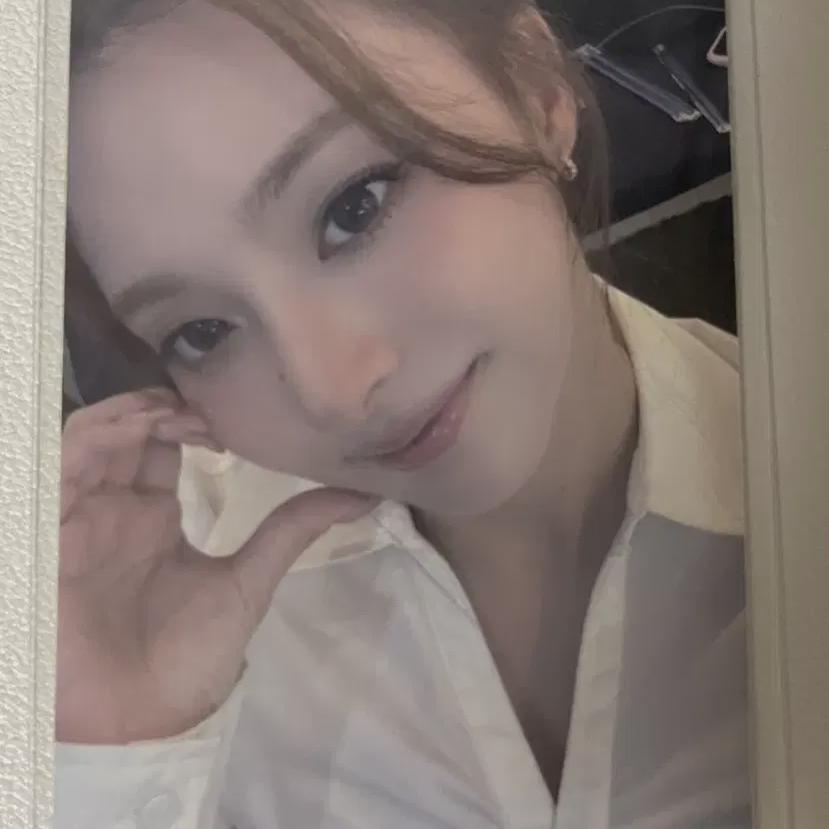 Promise 9 Lee Na-kyung's First Cone Photocard