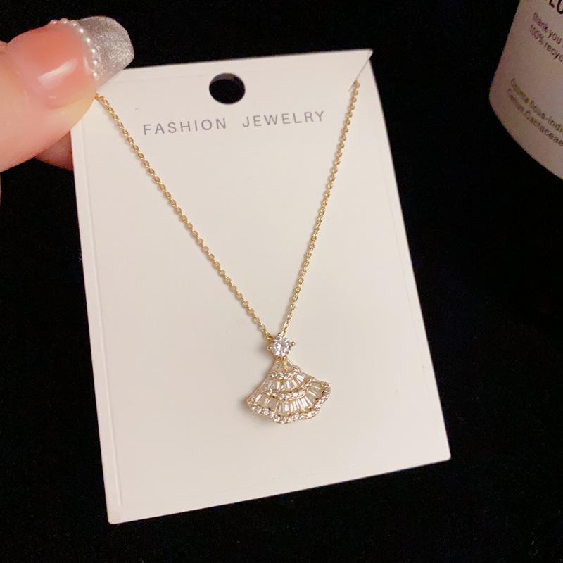 S925 Silver Zirconium Fan-Shaped Earrings: Elegant, Versatile, Exquisite Design with Super Flash for Women.