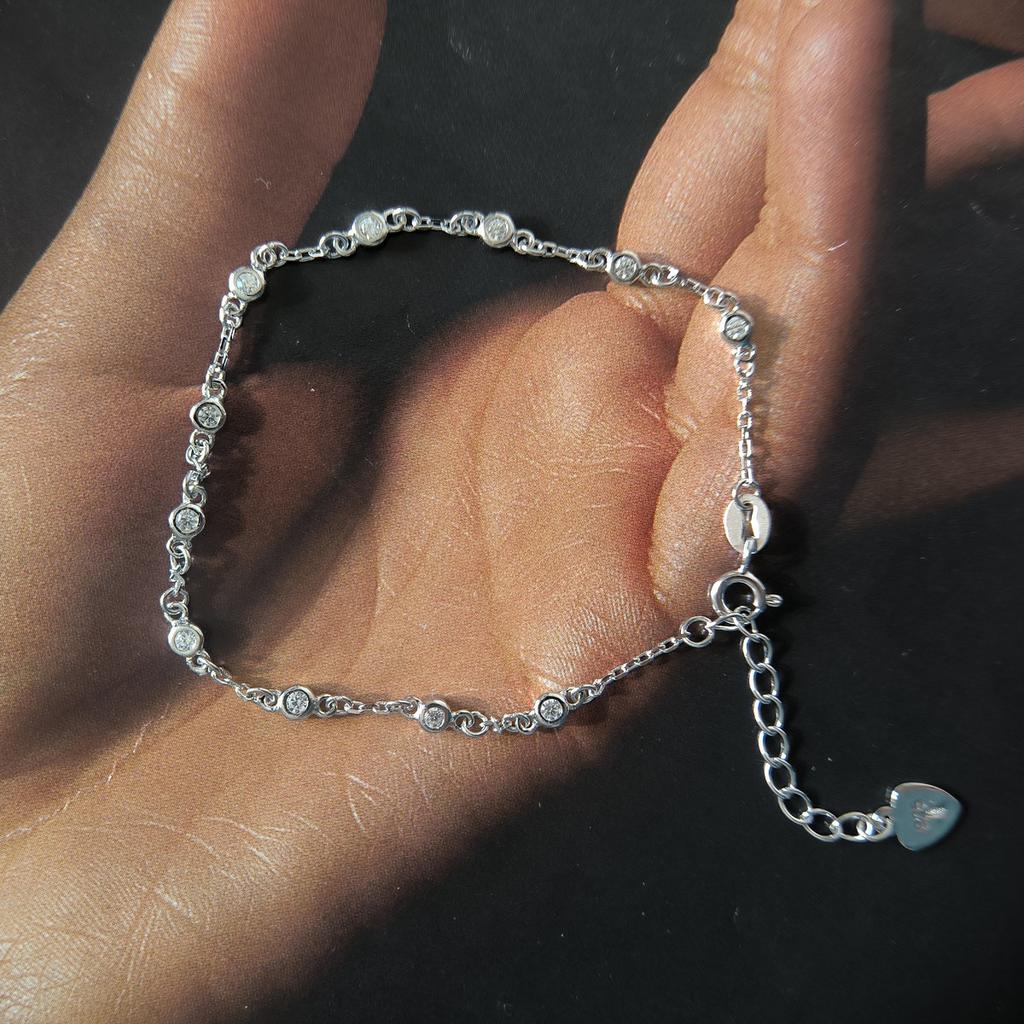 Серебряный браслет с фианитами, вес изделия 2,53 гр (2208822)