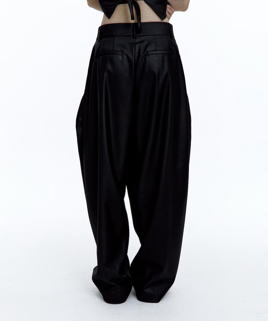 Kasiko Pintuck Asymmetric Trousers Black
