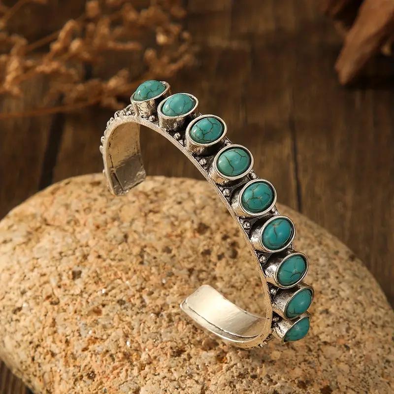 

Богемский женский браслет-манжета с инкрустацией бирюзой и винтажной стойкостью цвета бирюзовый/зелёный