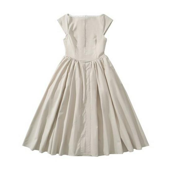 2025 Summer European & American Style Elegant Backless Pleated Dress: Waist-Cinching Slim Mid-Length Design