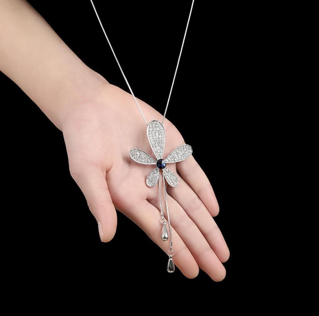 Luxury Non-Fading Korean Fashion Sweater Necklace: Autumn/Winter Women's Niche Design Pendant