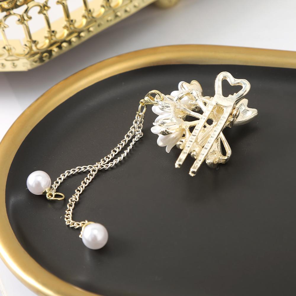 Eleganter Maiglöckchen-Blumen-Haarclip Krallenspangen für den Hinterkopf Perlenblumen-Haarnadel Pony-Clip Quastenclip