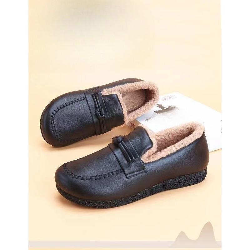 New Women's Soft-soled Cotton Shoes with Fleece, Flat Shoes, and Leather Shoes On One Foot