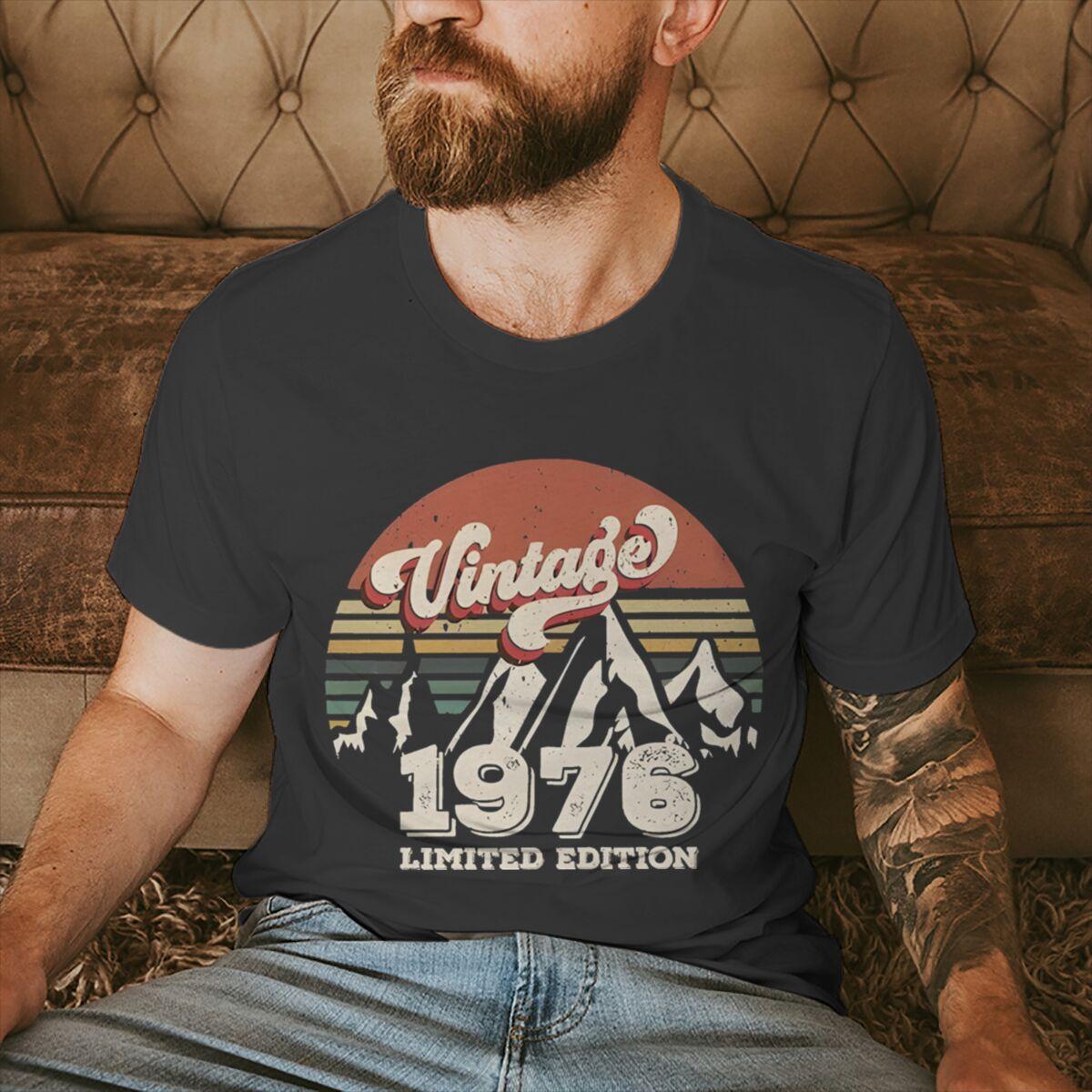 

Men s T-Shirt Vintage 1976 50 Years of Being Awesome Graphic Tee Fashion 50th Birthday Gift Women Tops XXS