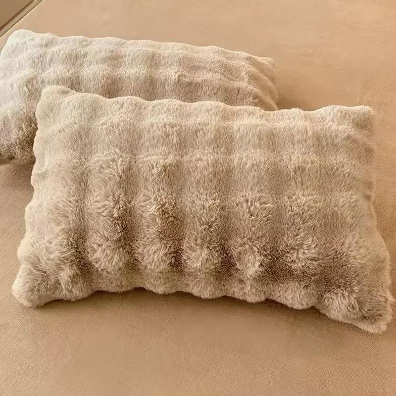 2 Pcs Plush Fur Pillow Case 48x74 Cm Soft Warm Fluffy Double Sided Pillow Cover Decorative Pillow Sham for Beds Home Decorations