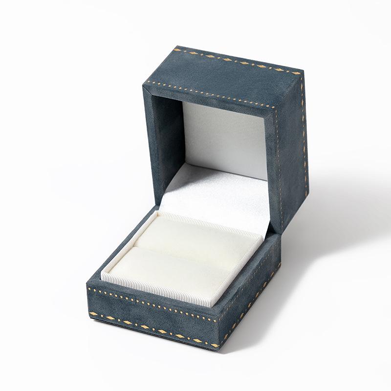 Luxurious Velvet Jewelry Box with Thickened Right-Angle Convex Edges for Rings, Pendants, and Bracelets