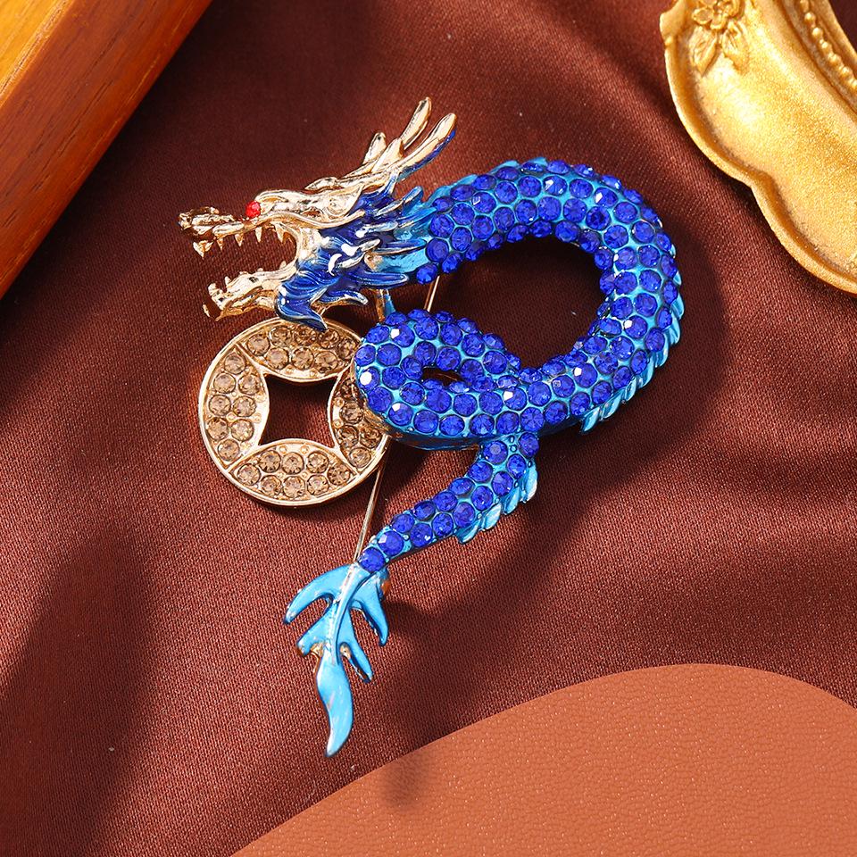 

Мужская брошь Китайский Зодиак Дракон : Властный формальный аксессуар-корсаж с бриллиантами синий