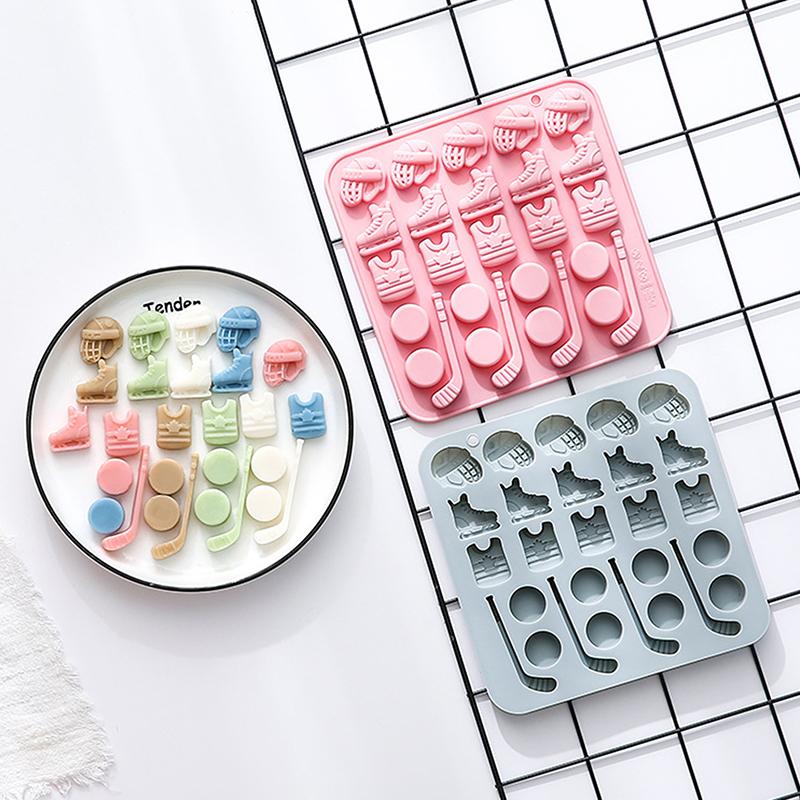 Molde de Chocolate de Hóquei, 27 Cavidades Moldes de Silicone para Doces Esportivos de Hóquei Camisola Patins Disco Stick Capacete Molde de Cubo de Gelo