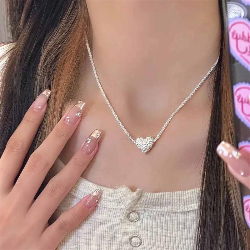 Dopamine Iridescent Heart Necklace - Versatile Lava Texture, Stylish  Trendy Collarbone Chain for Women
