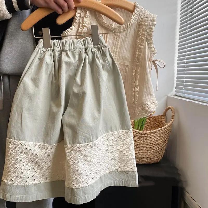 Costum de vară casual cu secțiune subțire pentru fete, copii mici și mijlocii, broderie, bordură din dantelă, vestă + pantaloni largi cu picior larg, set din două piese