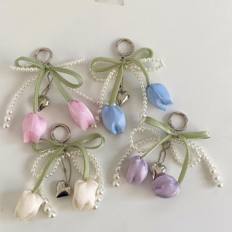 1 ks Přívěsek na tašku s mašlí, perlou a tulipánem, klíčenka, šperk pro ženy, klíčenky, DIY dekorace