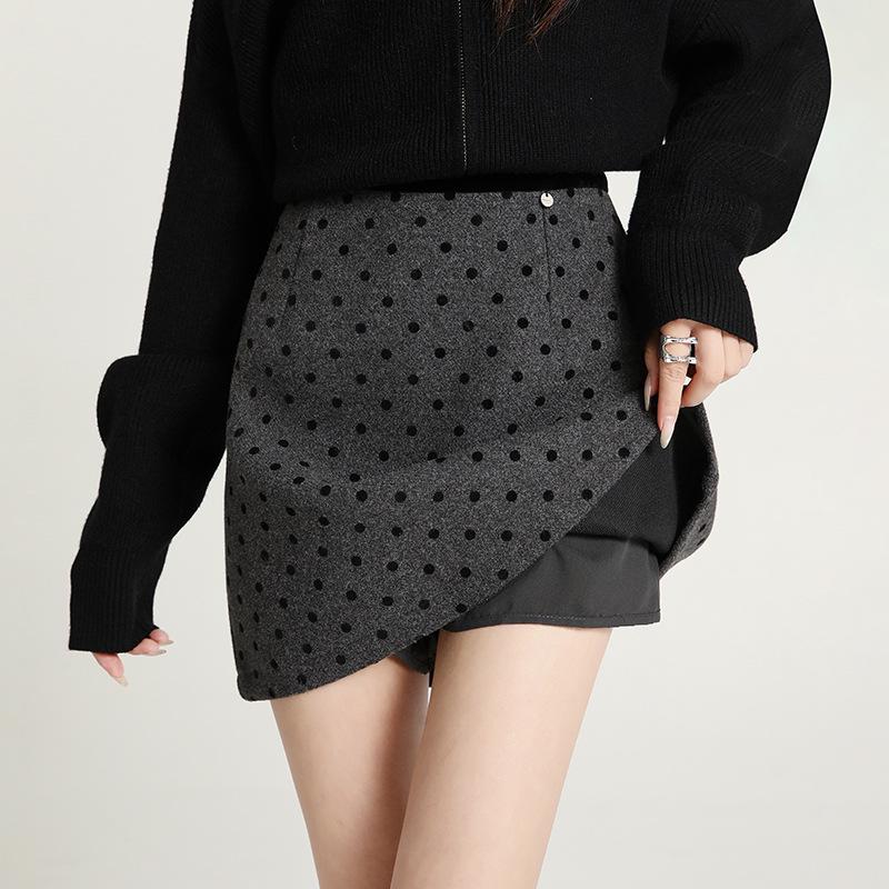 2026 Autumn/Winter Women's High-Waisted Retro Polka Dot Woolen Mini Skirt - Trendy & Slimming Design