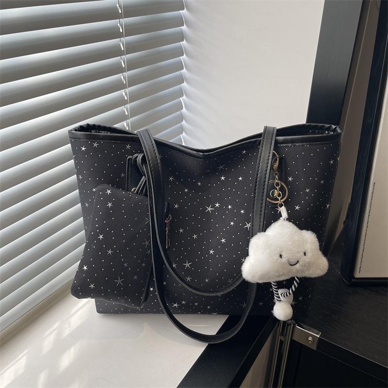 

Tote Bag for Commuting To Work, Single-shoulder, Underarm Bag, Trendy Handbag With pendant чёрный