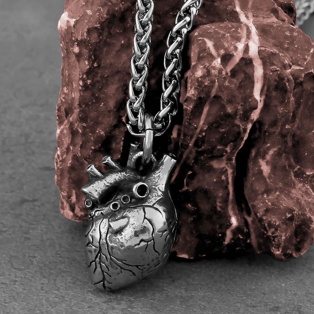Minimalist Heart Necklace Stainless Steel Jewelry Punk Hip Hop Vintage Charm Pendant for Men Women Fashion
