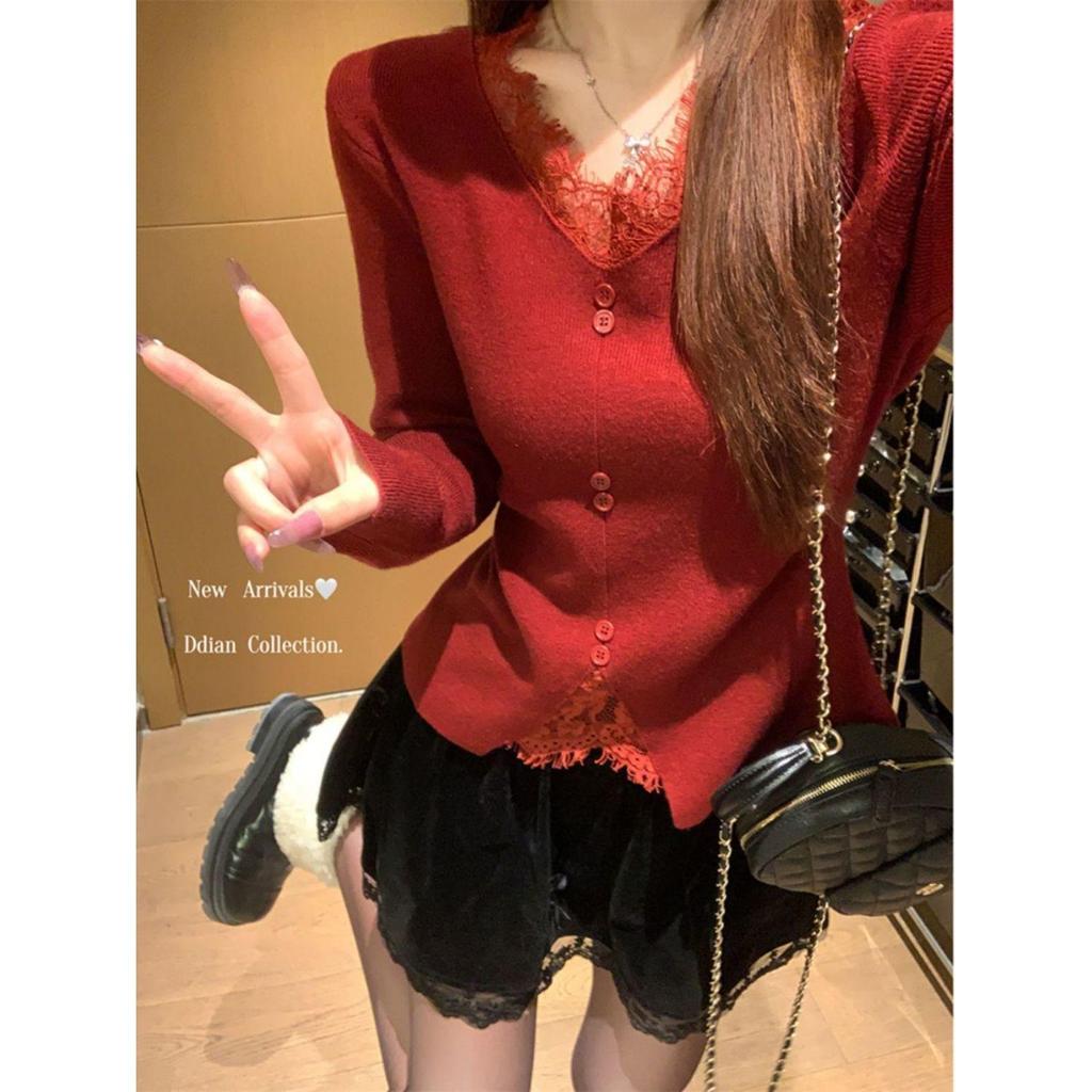 Niche V-Neck Lace Patchwork Knitwear: Autumn/Winter Slimming Cinched Waist Long Sleeve Top for Women