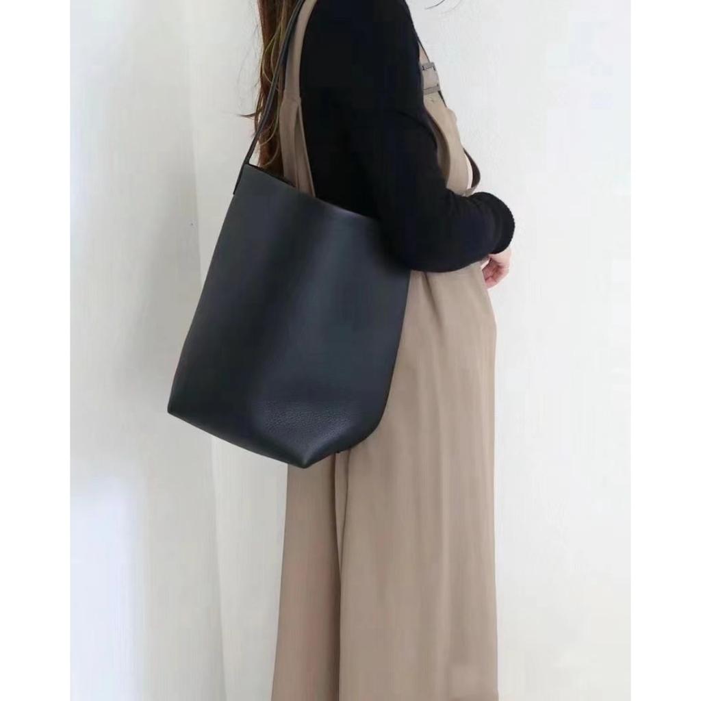 [High-quality] Genuine Leather Single Shoulder Portable Large-capacity High-end Sense Imported Light Drop Lychee Pattern Cowhide Commuter Bucket Bag