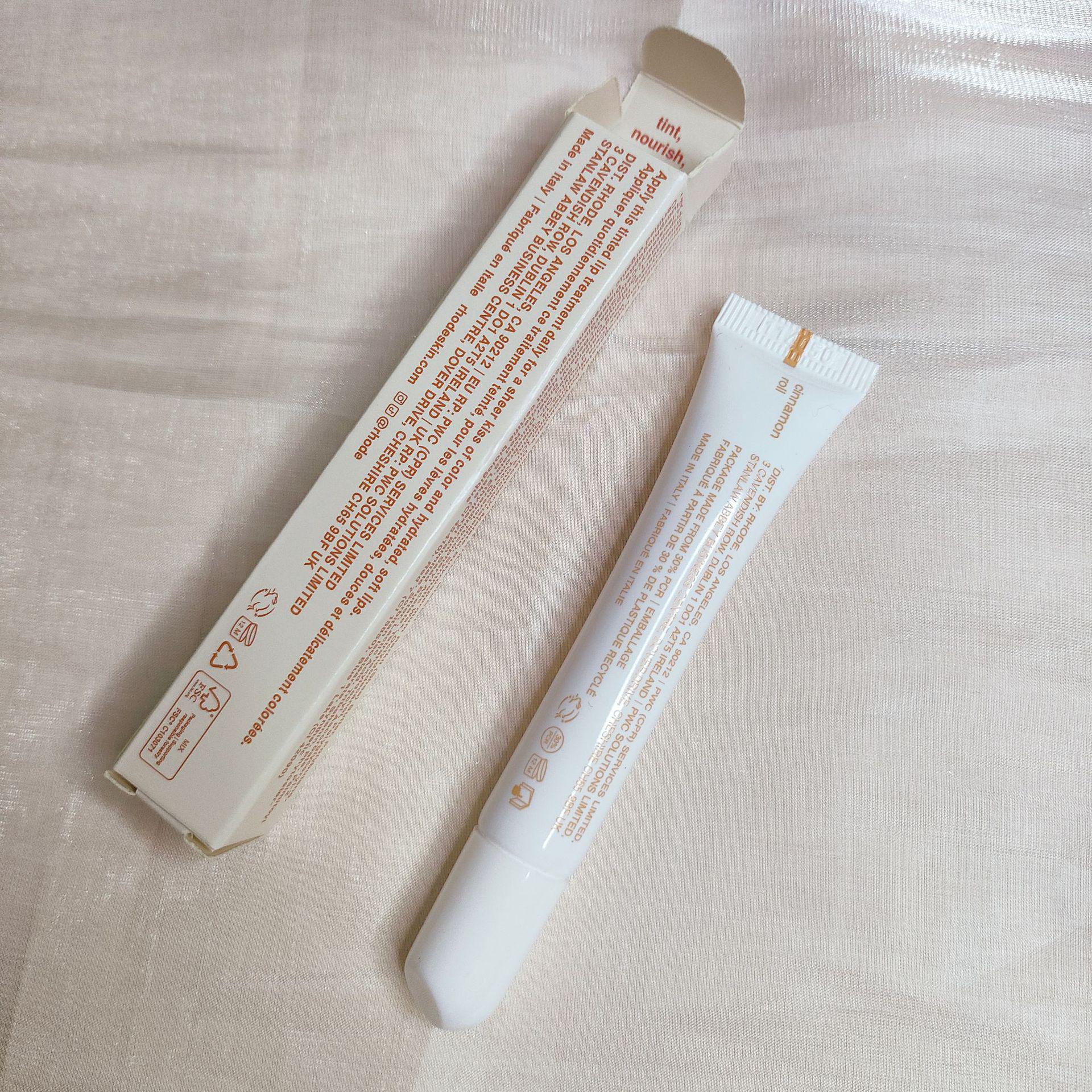 

Rhode Skin от Хейли Персиковый/Гуавовый Желейный Бальзам для Губ - Увлажняющий и Питательный Мягкий Уход за Губами, Новое Цветовое Издание в Чехле для Телефона.