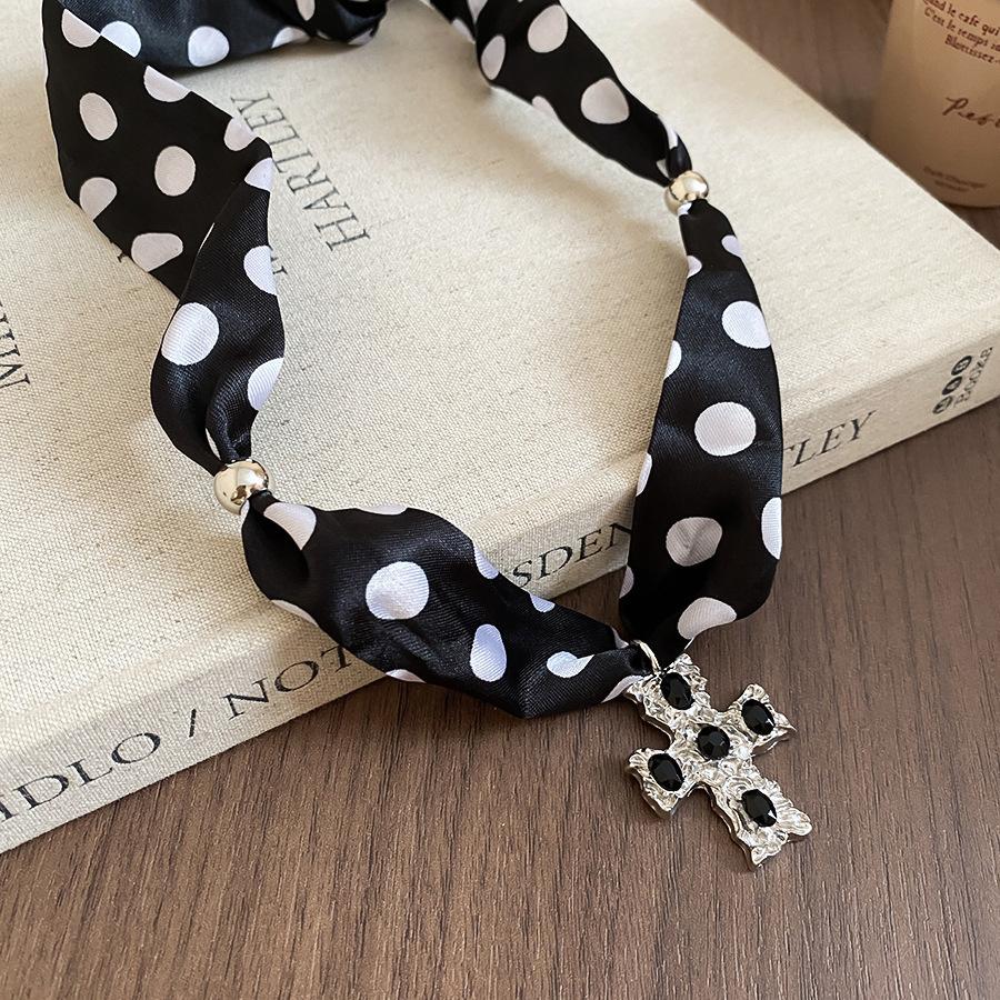 Retro style coffee fabric acrylic love necklace light luxury sweater chain versatile necklace women