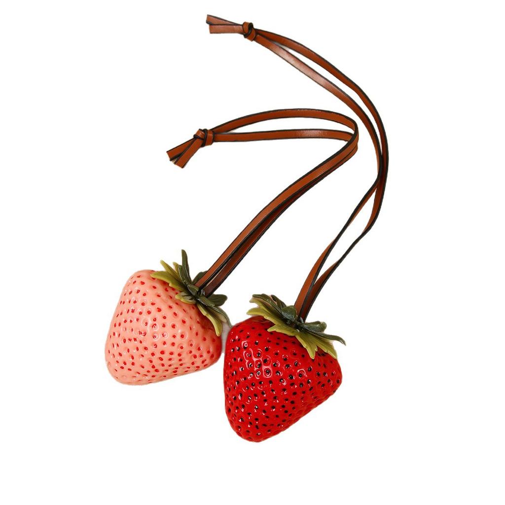 New Creative Simulation Big Strawberry Bag Pendant Personalized Three-dimensional Resin Cute Keychain Bag Accessories Pendant