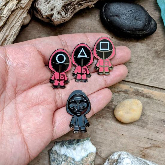 1/4 Pcs TV Series Brooch Cartoon Acrylic Clothes Pin Smooth Touch Hats Scarves Bags Decoration Pin Souvenir Jewelry