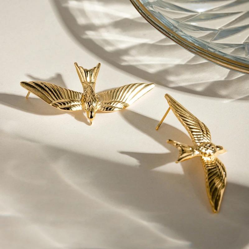 Neue Kreative Retro Dreidimensionale Goldfarbe Kleine Schwalbe Ohrstecker und Ring für Damen Tier Schmuck Zubehör Geschenke