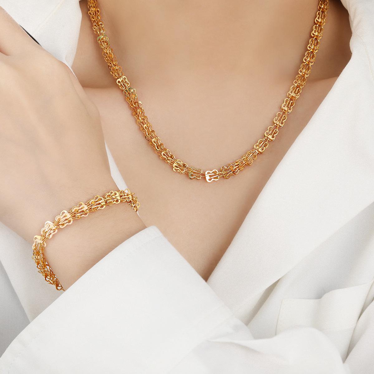 

Европейский и американский Ins-стиль Высококлассный Легкий Люкс Ожерелье с бабочкой и Браслет из титановой стали