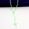 Leuchtendes katholisches Christus-Jesus-Kreuz aus Kunststoff, Rosenkranz, Kruzifix, Halskette, religiöse Kirchendekoration, Wandkreuze, Souvenirs, Geschenke