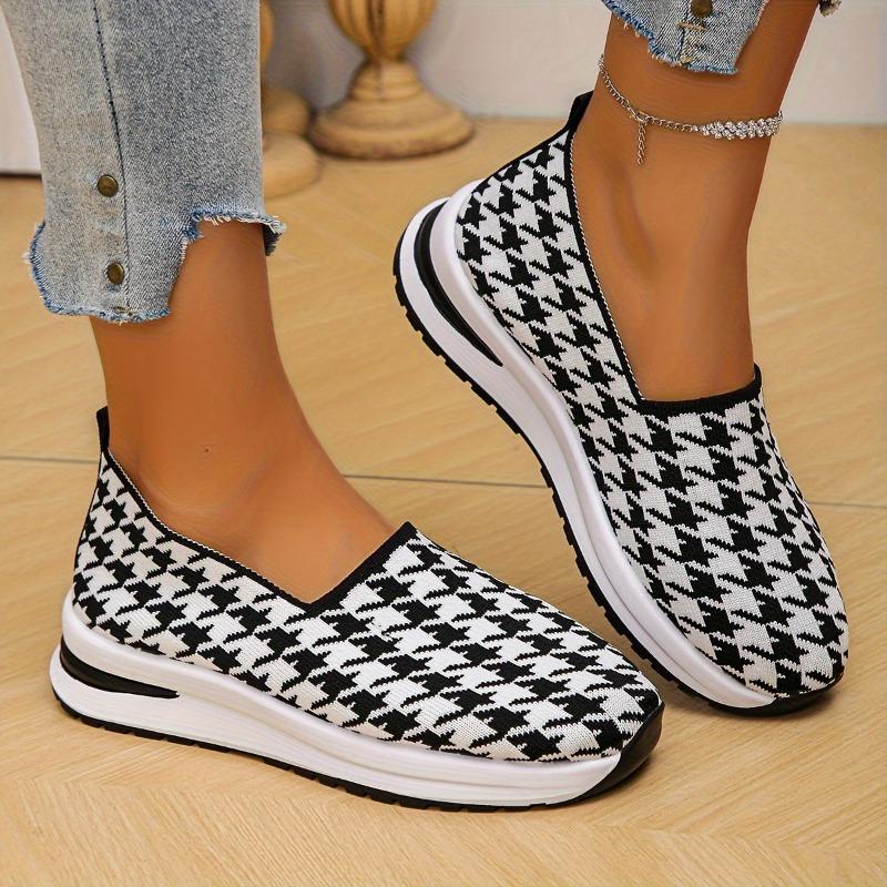 Lightweight Breathable Women's Slip-On Running Shoes Houndstooth Pattern Casual Sneakers with TPR Sole for All-Season Outdoor Walking
