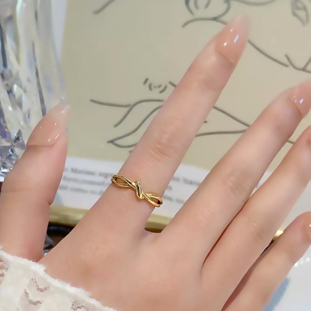 Trendy Knot Titanium Steel Ring Elegant Accessory for Women and Men Fashion Jewelry