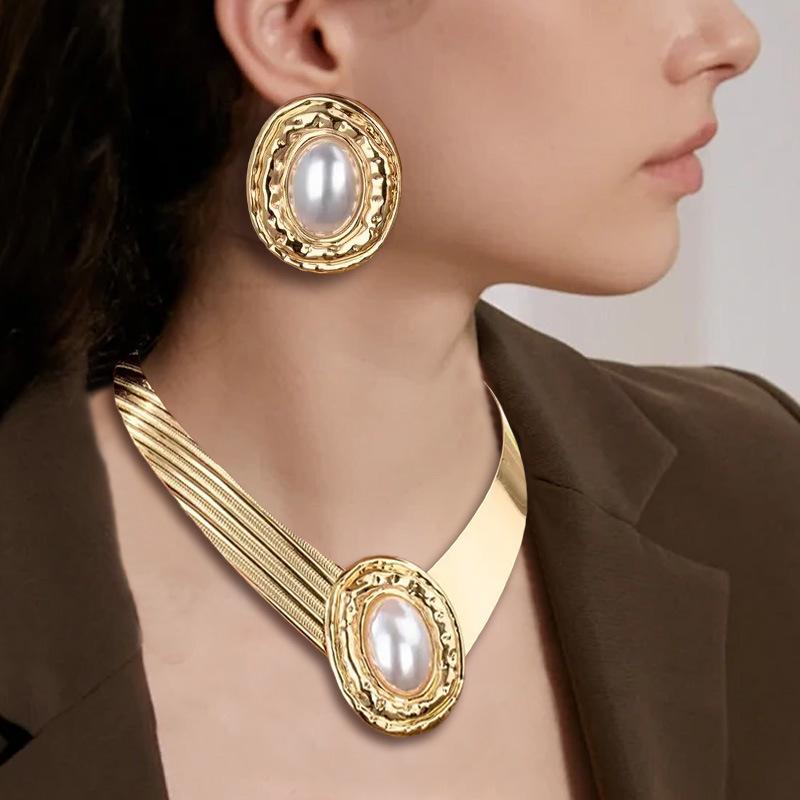 Retro Literary and Creative Jewelry Set, Necklace 1 Earring 1 Pair, Exaggerated Lady