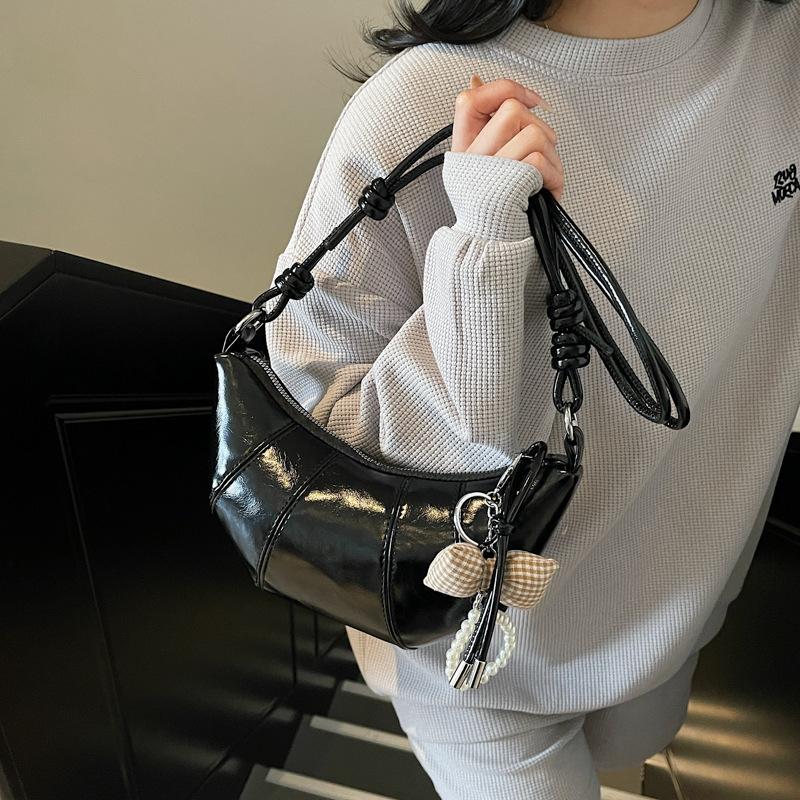 Niche design bag women's spring and summer 2025 new fashion one shoulder crossbody croissant bag high-end underarm dumpling bag