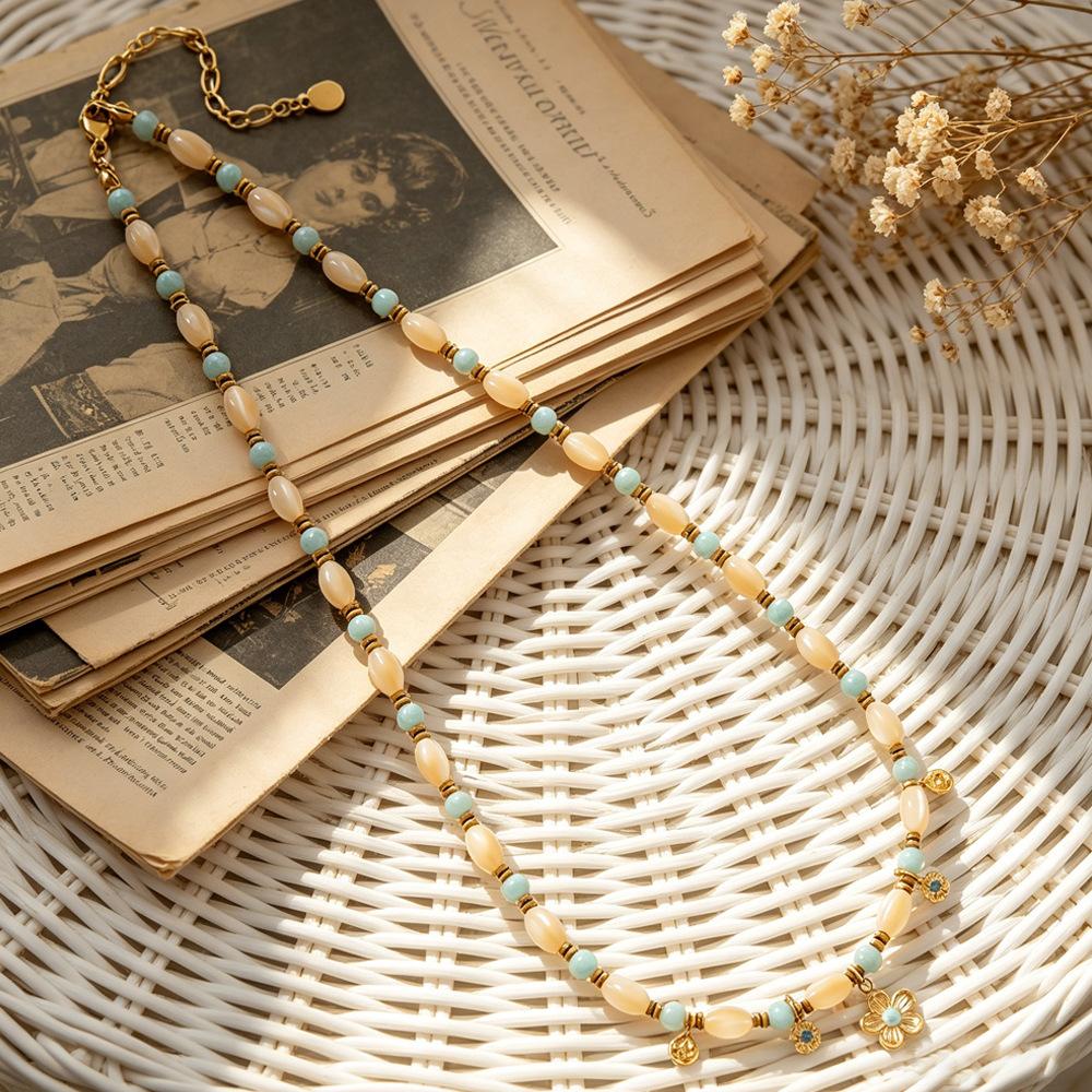 Monet cat's eye flower colored natural stone necklace female, summer travel niche design beaded white collarbone chain