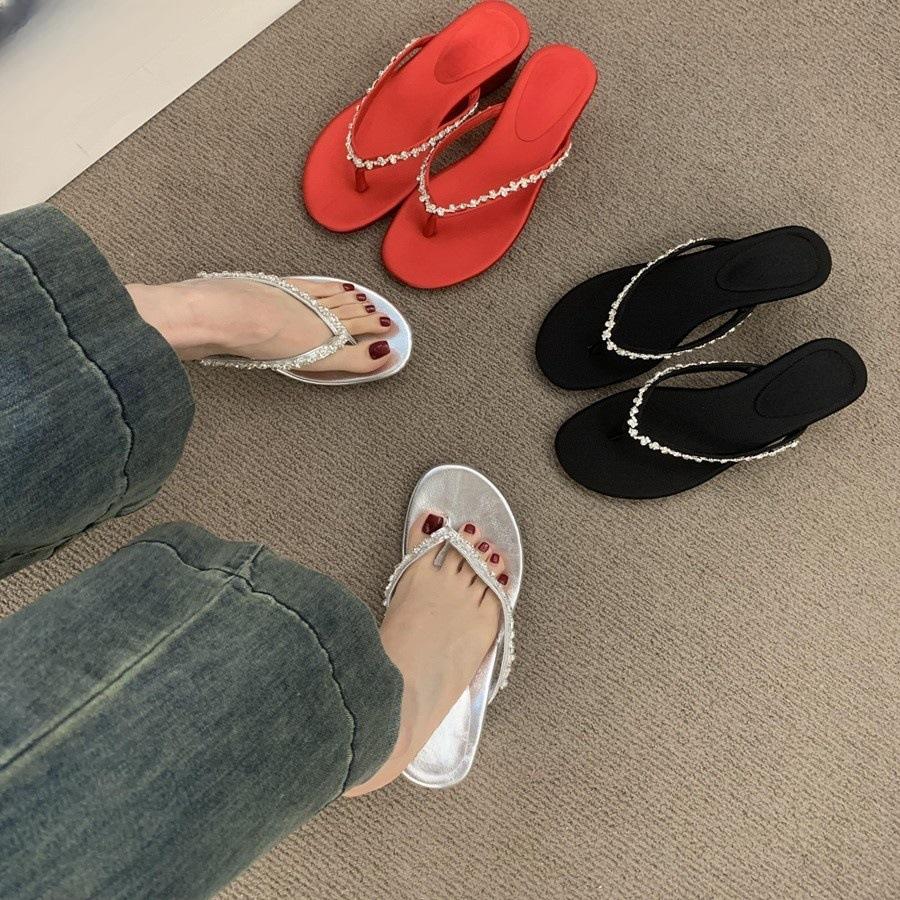 French beautiful rhinestone pinch red flip-flops 2025 new temperament wedge heel toe cool slippers women's summer wear