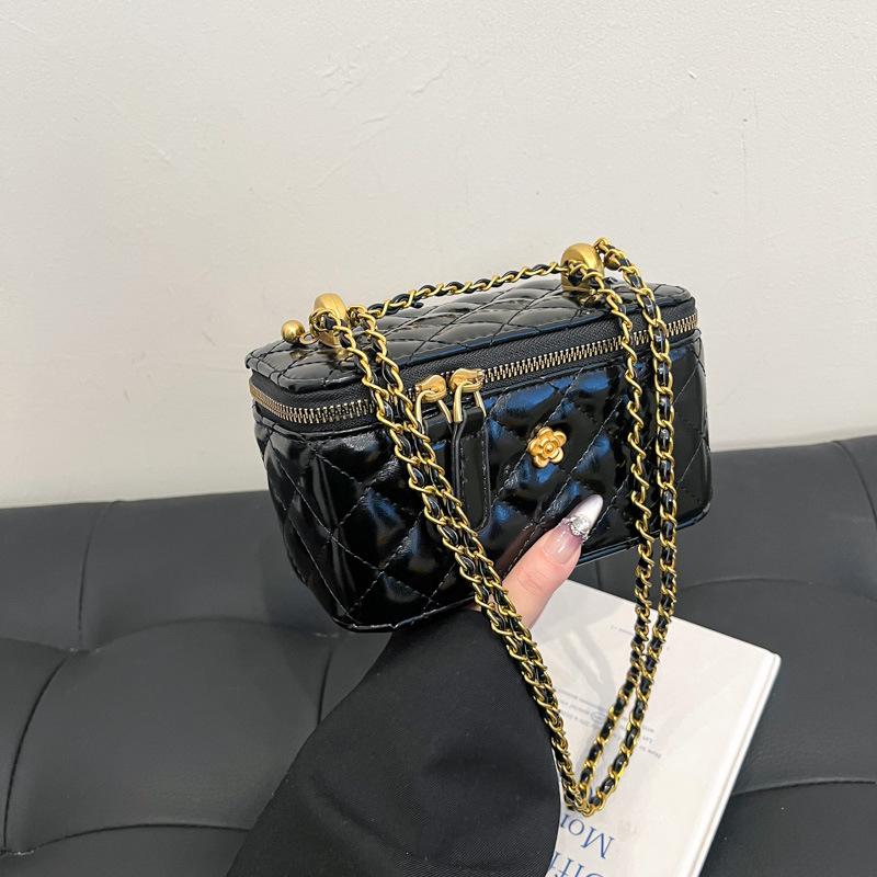 Argyle Embroidered Women's Crossbody Chain Bag - 2025 Spring/Summer Trendy Small Square Bag