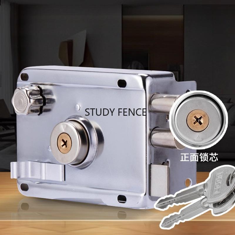 1 Set of Old Style Exterior Door Lock Set Anti-theft Door Lock Indoor Iron Door Lock with A Key Household Hardware Accessories