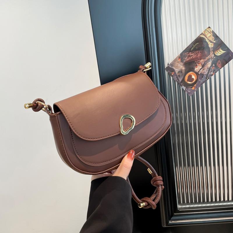 Trendy Urban Minimalist Lock Closure Shoulder Bag For Women Versatile Small Square Style