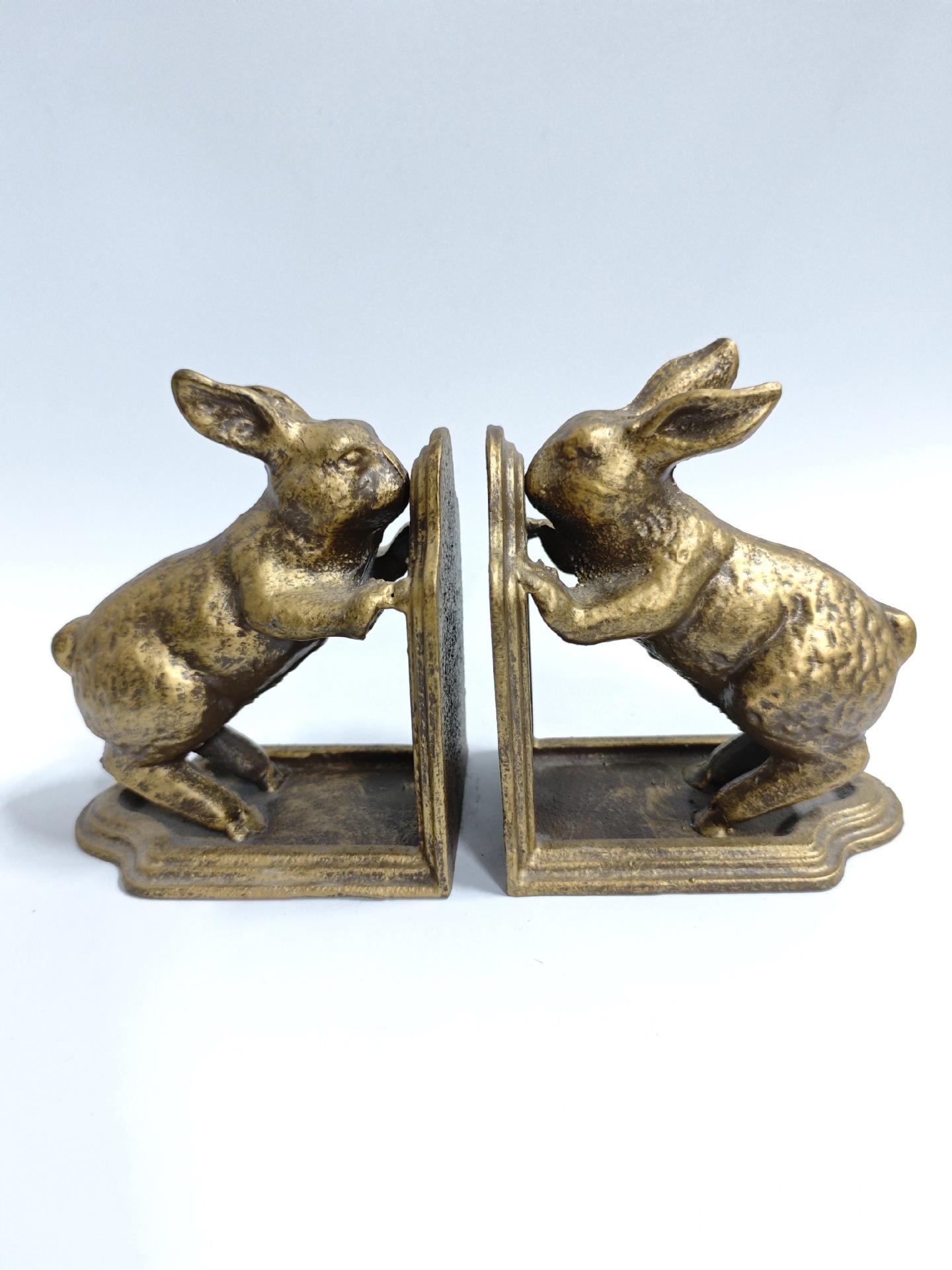 European Style Cast Iron Rabbit Bookend Rack - Retro Nostalgic Design for Indoor/Outdoor Use Other