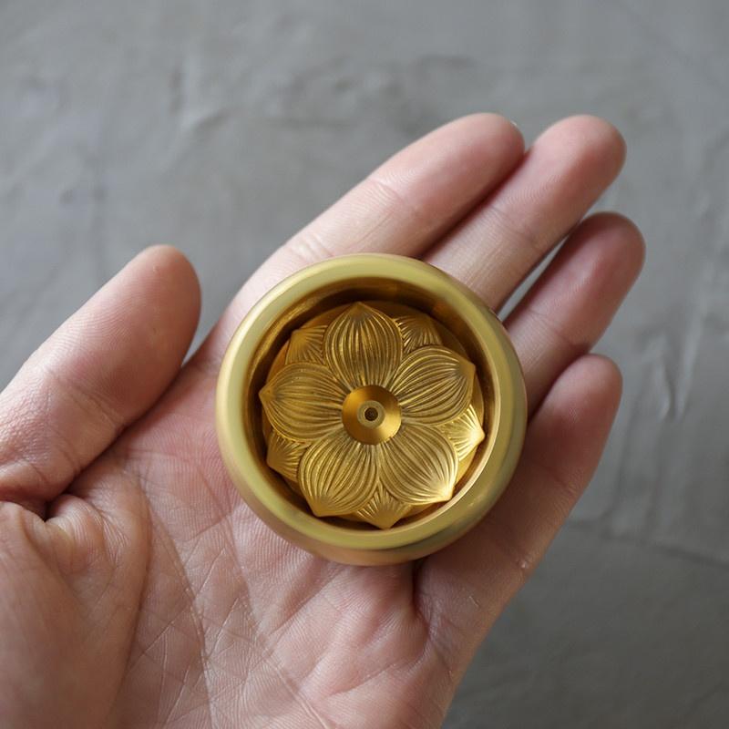 Pure Copper Gold Lotus Flower Incense Burner Mini Small Incense Stick Holder Aromatherapy Censer for Temple Teahouse Home Decor