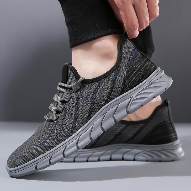 Summer fly-woven men's shoes 2025 new work breathable mesh men's shoes non-slip cloth shoes casual sports trendy shoes