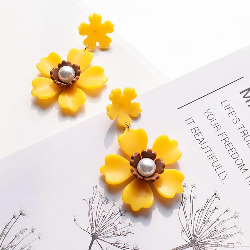 Elegant Korean Dongdaemun Large Dangle Earrings: Trendy Street Style for Women