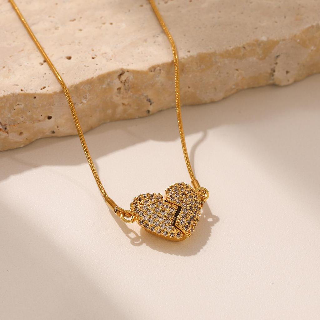 Vintage European Stainless Steel Heart Necklace with Magnetic Clasp - Women's Collarbone Chain, Unique Design