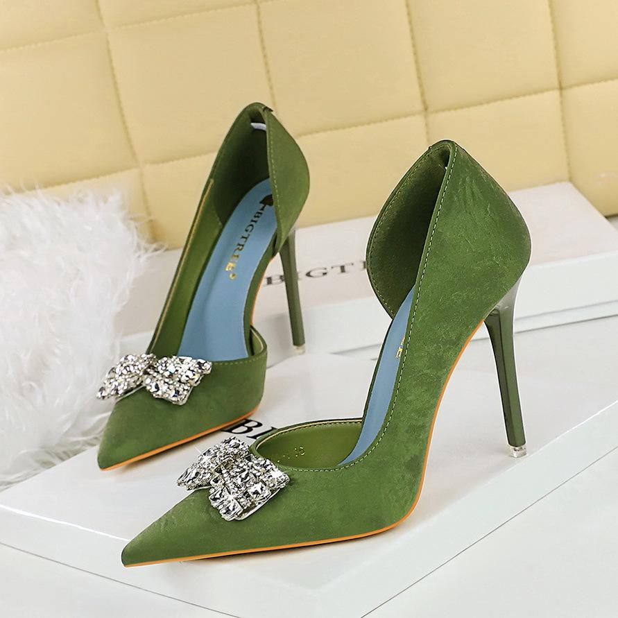 Fashion Elegant Banquet High Heels Thin Heels Shallow Mouth Pointed Toe Metal Buckle Velvet Side Empty Super High Heels Single Shoes