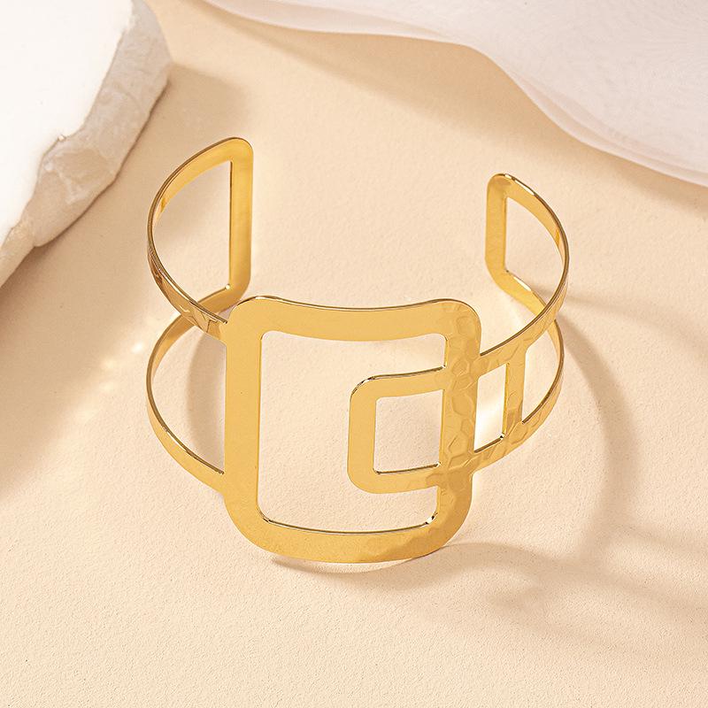Fashion Design Retro Geometric Open Bangle for Women