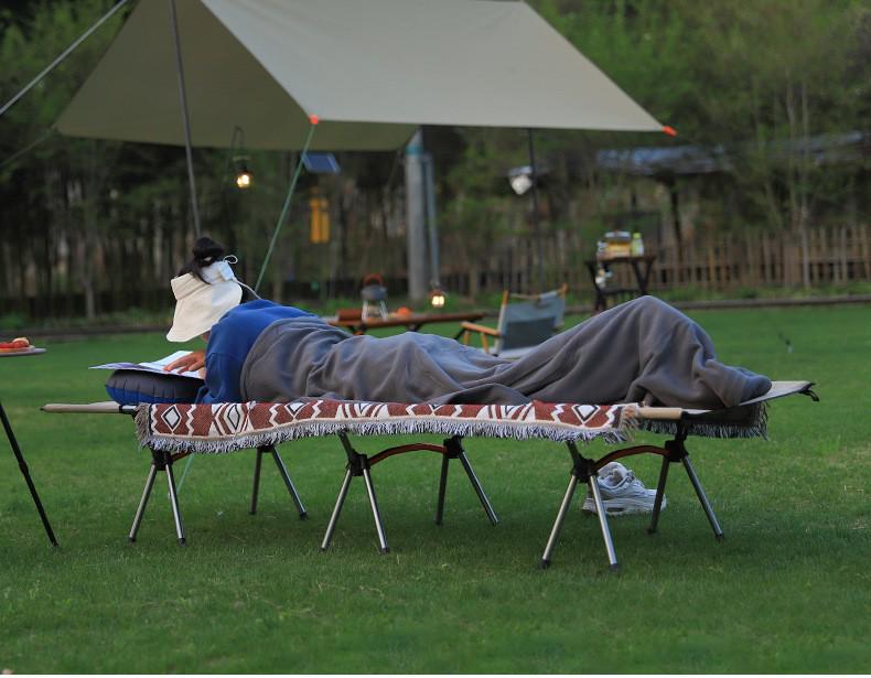 Ultra-Light Aluminum Folding Camp Bed for Camping, Office Naps, and Self-Driving Adventures
